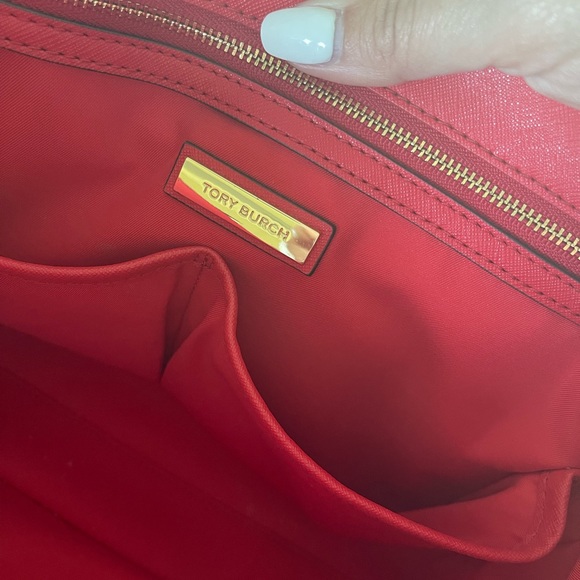 Tory Burch - Robinson Tote - Picture 3 of 4